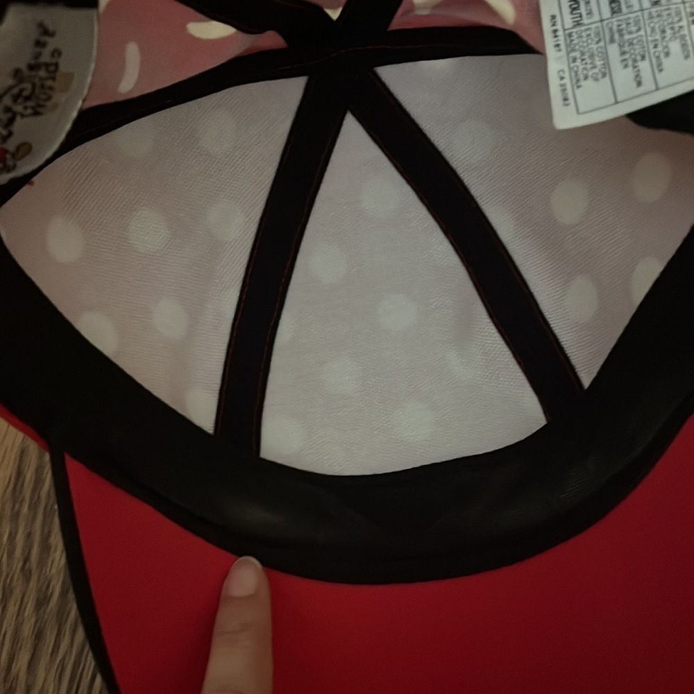 “Walt Disney World: Minnie Mouse Hat” - Picture 6 of 6